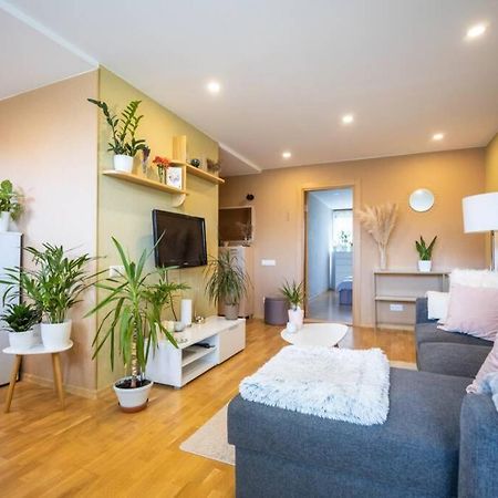Beautiful & Spacious Apartment In Валмиера Экстерьер фото