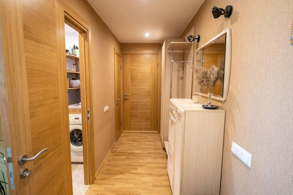 Beautiful & Spacious Apartment In Валмиера Экстерьер фото