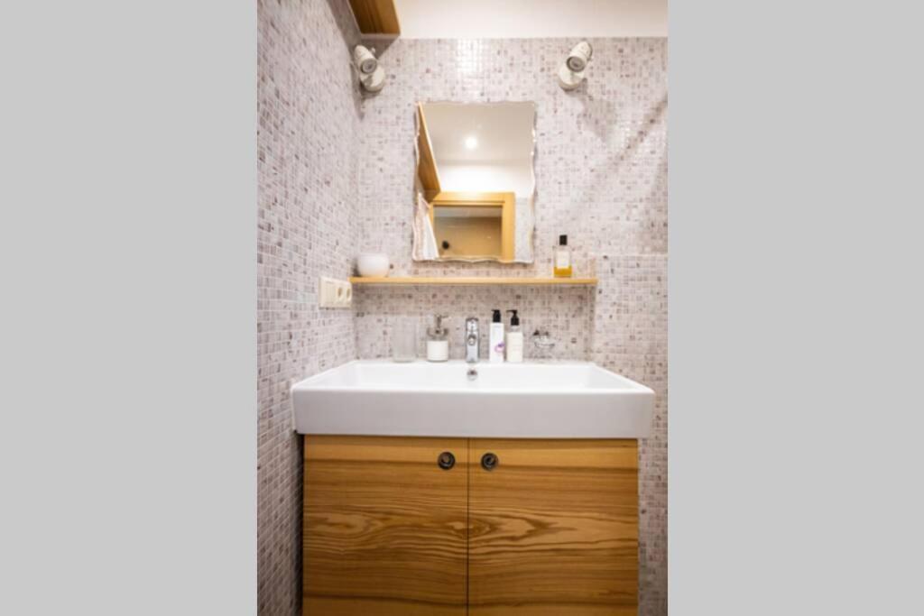 Beautiful & Spacious Apartment In Валмиера Экстерьер фото